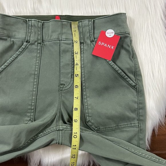Spanx Size Small Petite SP Soft Sage Stretch Twill Ankle Cargo Pants - Picture 4 of 9